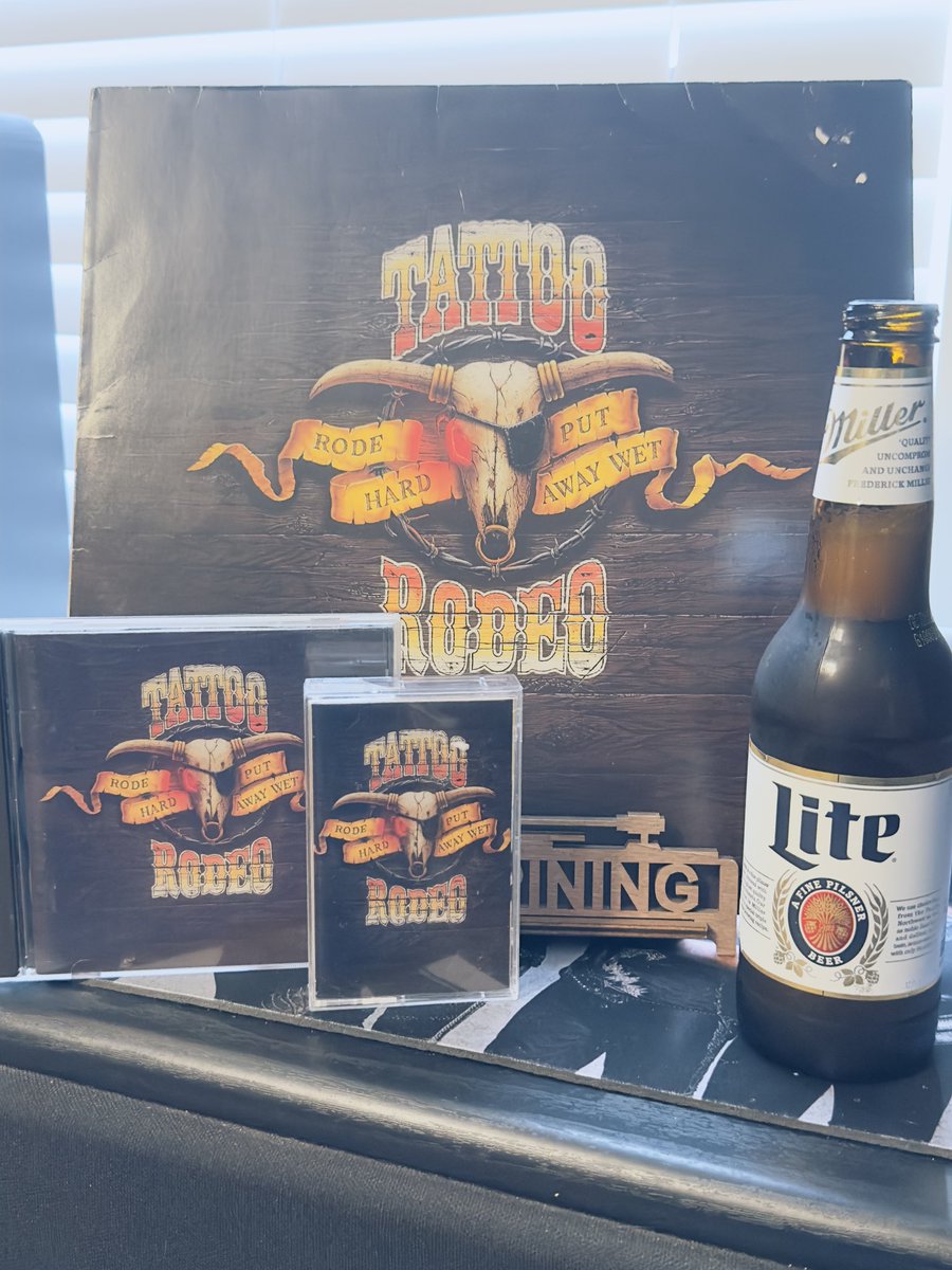 DennisWoods's tweet photo. It’s Miller Lite, a backyard BBQ, surrounded by friends and Tattoo Rodeo on the turntable while the sun goes down. #threeforthursday #trifecta @MillerLite https://t.co/o041JxVsmT