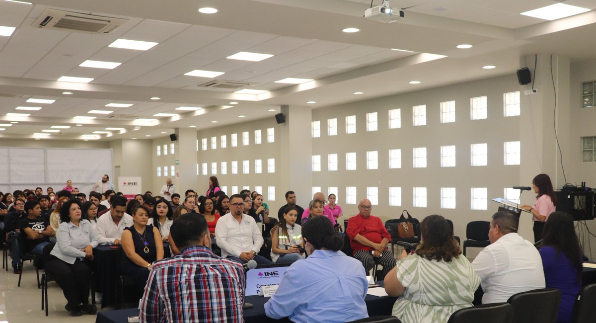 INE_BCS's tweet photo. Juventud con ideas y energía que transforman ⚡💬
Así vivimos el Conversatorio de Liderazgo Político y Prevención de la VPMRG en #BCS.
Gracias a la comunidad estudiantil 🏫 y a todas y todos por participar. ¡Su voz tiene poder! https://t.co/aZrW5ezMSv