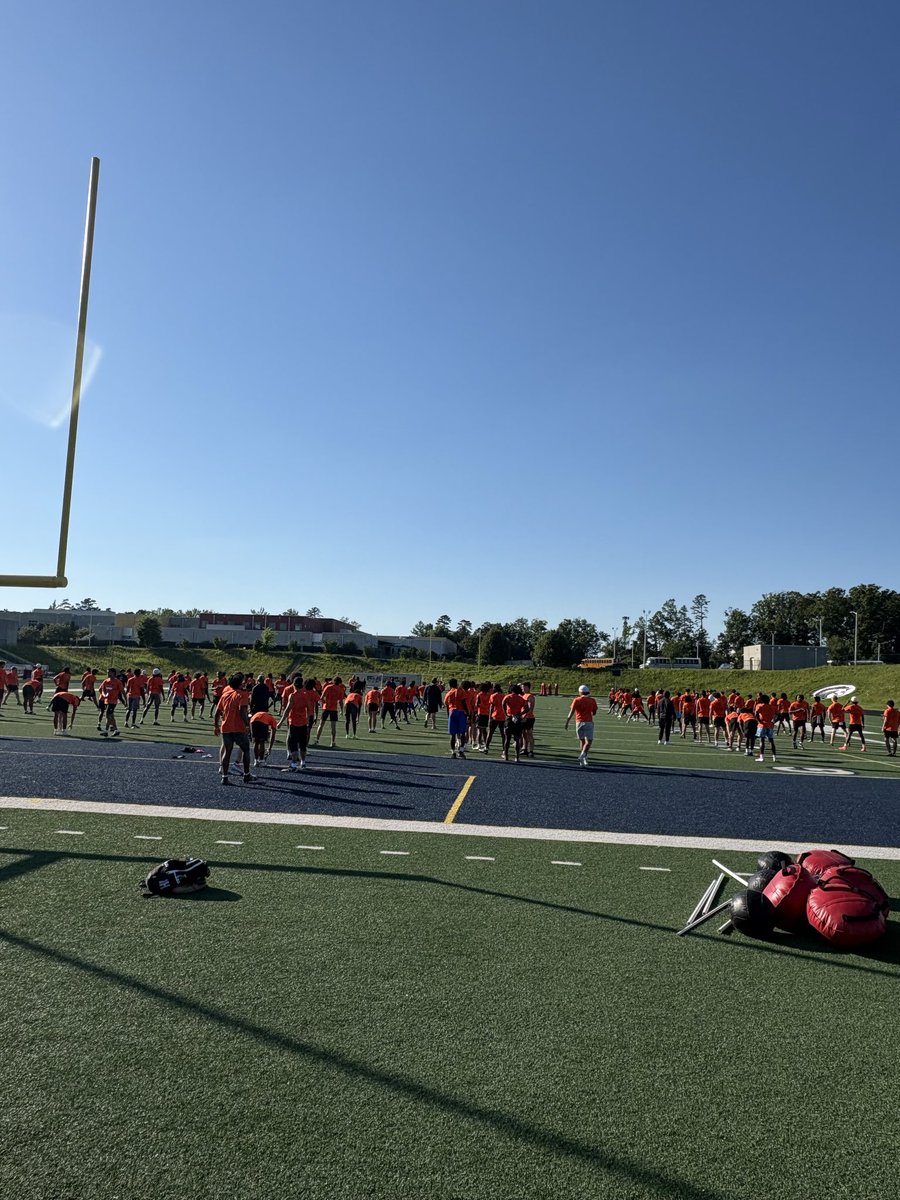 CoachT_Seibert's tweet photo. Great day to support our guys at @GoCamelsFB camp at Mallard Creek High School! @Ty__Walker @ChaceSmall28464 @jcromp8 @FootballTuscola https://t.co/MnnjfqNXDX