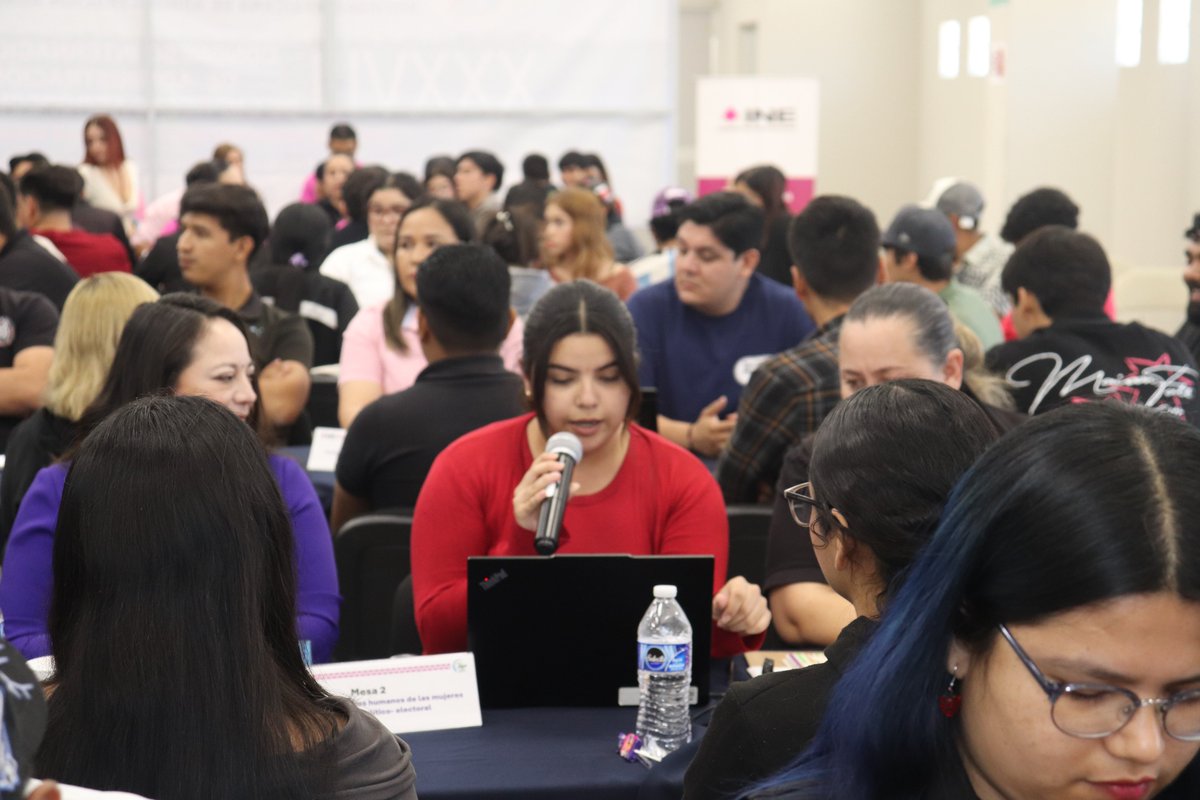 INE_BCS's tweet photo. Juventud con ideas y energía que transforman ⚡💬
Así vivimos el Conversatorio de Liderazgo Político y Prevención de la VPMRG en #BCS.
Gracias a la comunidad estudiantil 🏫 y a todas y todos por participar. ¡Su voz tiene poder! https://t.co/aZrW5ezMSv