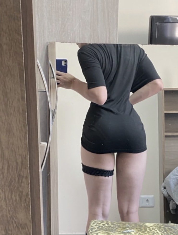 iluvyouxanax's tweet photo. body vs face https://t.co/MYytqfJCPh