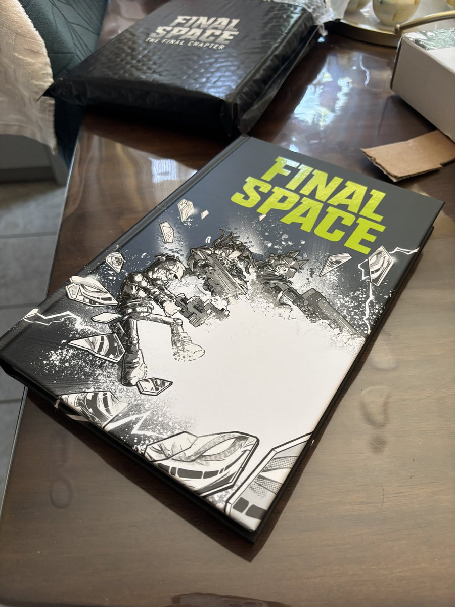 SnowLeopard_Fan's tweet photo. Three years ago on my birthday, Olan Rogers announced a graphic novel to one of my favorite animated TV shows of all time; Final Space. Three years later... IT'S FINALLY HERE!!! I want to thank @OlanRogers and the @FinalSpace team for putting the fans first and for caring about- https://t.co/Sd83xE4kny