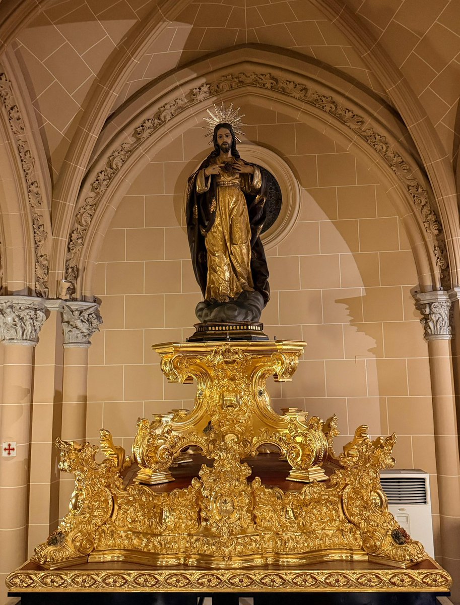 cristomutilado's tweet photo. El Sagrado Corazón de Jesús ya se encuentra entronizado en la gran peana del Cristo Resucitado de Antequera a la espera de la procesión extraordinaria del próximo sábado 13 de junio.
#CofradíasMLG https://t.co/YK8REIYd9G