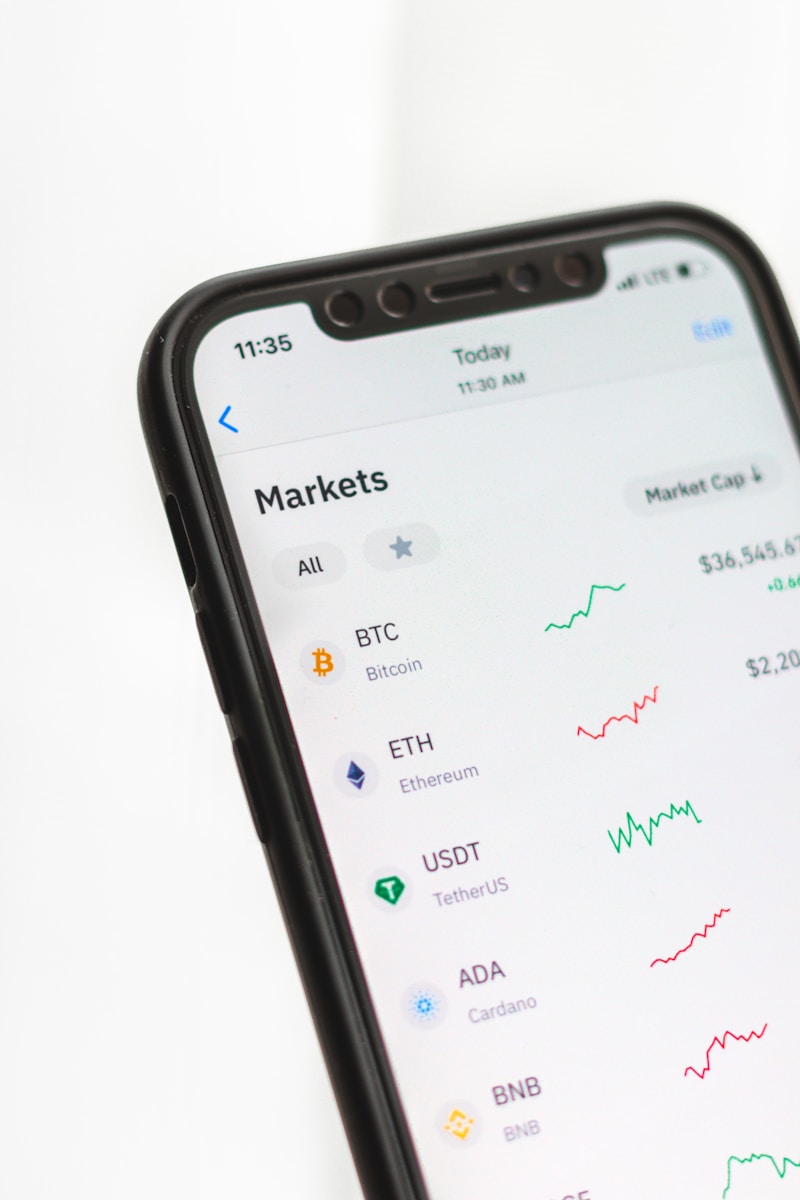 aiueth's tweet photo. deep dive: ETH price explained in 5 tweets. save this 🧵 https://t.co/KLNyZubOxe