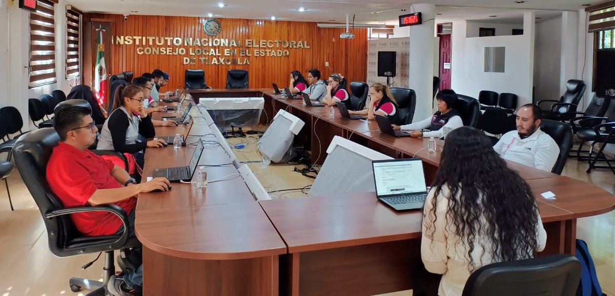 INE_Tlaxcala's tweet photo. 🗓️ Hoy, las y los aspirantes a ocupar el cargo de Responsable de Módulo de Atención Ciudadana del #Distrito02 presentaron el examen de conocimientos correspondiente, como parte de la convocatoria interna abierta por la Junta Local Ejecutiva del #INETlaxcala. https://t.co/VAR4jLYBLg