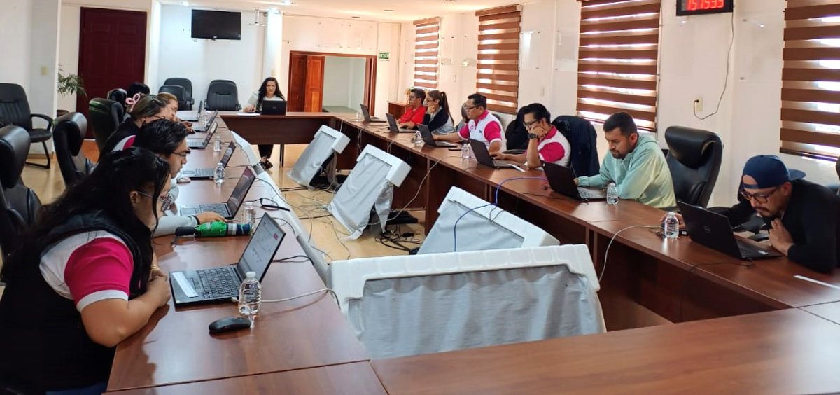 INE_Tlaxcala's tweet photo. 🗓️ Hoy, las y los aspirantes a ocupar el cargo de Responsable de Módulo de Atención Ciudadana del #Distrito02 presentaron el examen de conocimientos correspondiente, como parte de la convocatoria interna abierta por la Junta Local Ejecutiva del #INETlaxcala. https://t.co/VAR4jLYBLg