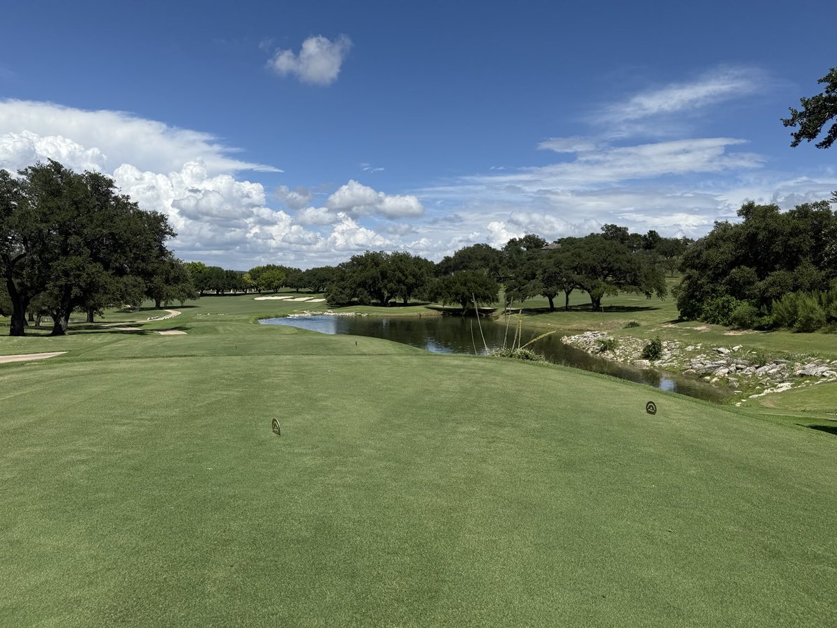 BillyGNippers's tweet photo. An immaculate facility. Loved every minute of it. Barton Creek Lakeside https://t.co/oI3tLU7fjY
