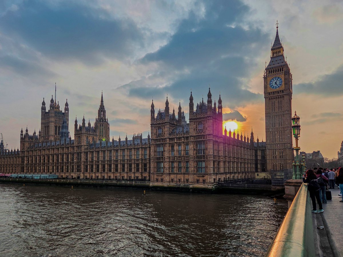 beckyround97's tweet photo. ~ big ben 🏙️🕰️ https://t.co/3g8Fw3d9Qx https://t.co/mZSiRKYn1O
