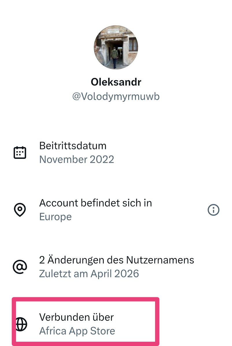 Zillyflower's tweet photo. @RichardShoeman @HavryshkoMarta This is a fake scamming account you follow fella 😘 https://t.co/PucmfEKabB
