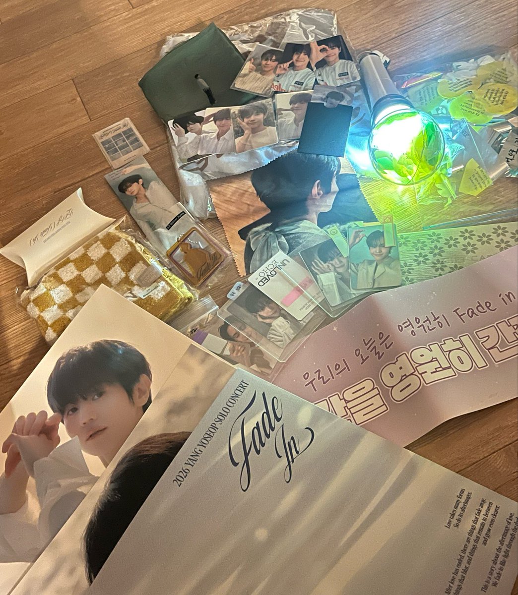 mandoo_beast's tweet photo. 끼약 좀 늦었지만 이번 요섭이 콘서트 때 
맞나눔 및 교환해주신분덜 감사합니댜..!!💛 https://t.co/veyEsgARKJ