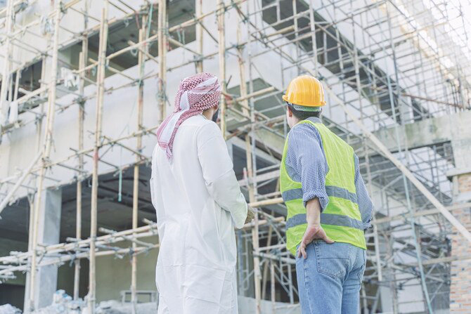 ArabNewsBiz's tweet photo. #EyeOnAI: AI is helping Saudi real estate developers move from reactive planning to data-driven delivery, reducing delays across large-scale projects. https://t.co/YUUiZmGD8n https://t.co/hxUxQHoSqy