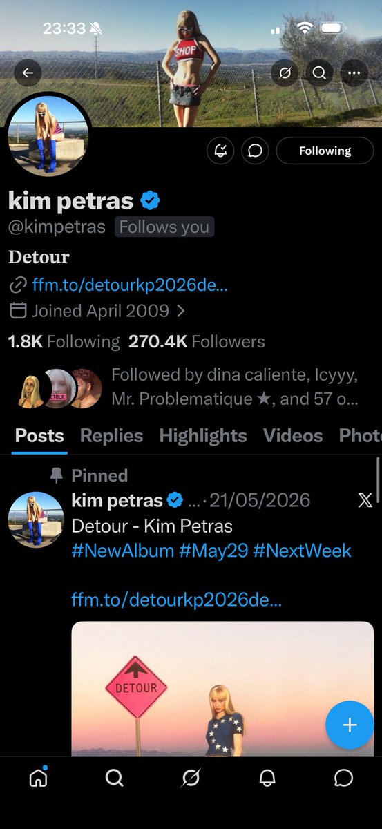 mark_white90's tweet photo. @FreakPetras She still follows me 😏 https://t.co/zK9qOSzbJh