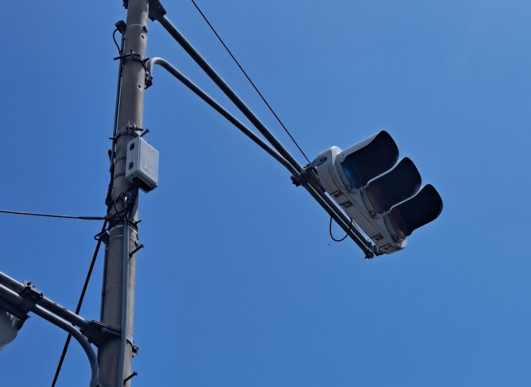 pyfL1CGqM917273's tweet photo. 更新前の鉄板の下に金具みたいなのが���いてたけどなんだったんだろう。 https://t.co/iG0dxq9R1f