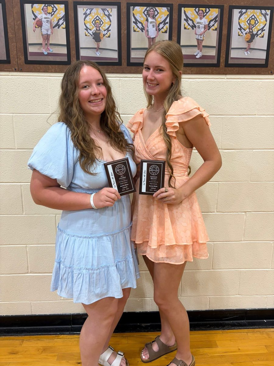 AvaCrombie_2028's tweet photo. We had our SBAAC first team banquet on monday. Now it’s officially summer ball time! Come check us out this weekend at Berliner! 

@ohiomojobako @OhioBobcatSB @Hall_J_4 @FlyerSoftball @BGSUSoftball @BallStateSB @ONUSoftball @WMUSoftball @NKUNorseSB @MiamiOH_SB @IlliniSB https://t.co/sBF2JLyrdD