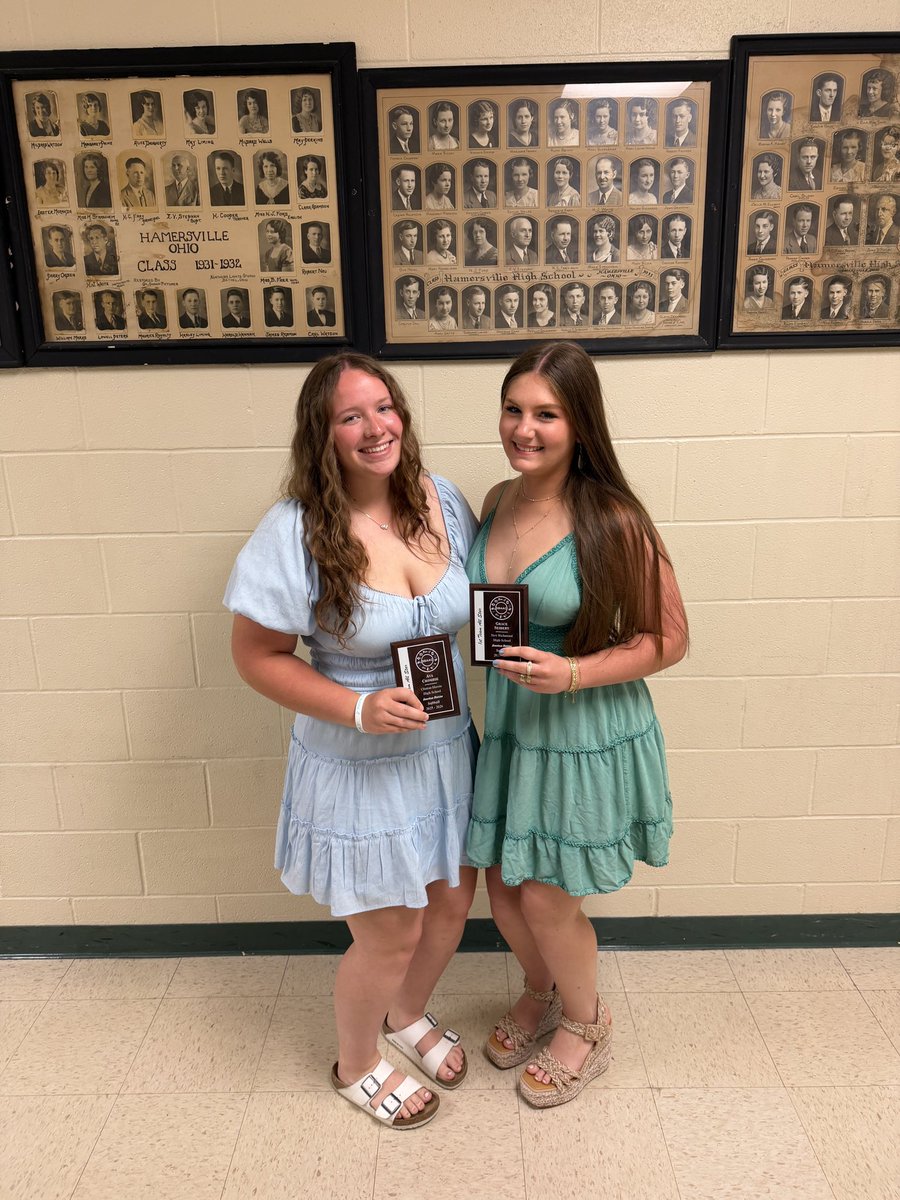 AvaCrombie_2028's tweet photo. We had our SBAAC first team banquet on monday. Now it’s officially summer ball time! Come check us out this weekend at Berliner! 

@ohiomojobako @OhioBobcatSB @Hall_J_4 @FlyerSoftball @BGSUSoftball @BallStateSB @ONUSoftball @WMUSoftball @NKUNorseSB @MiamiOH_SB @IlliniSB https://t.co/sBF2JLyrdD