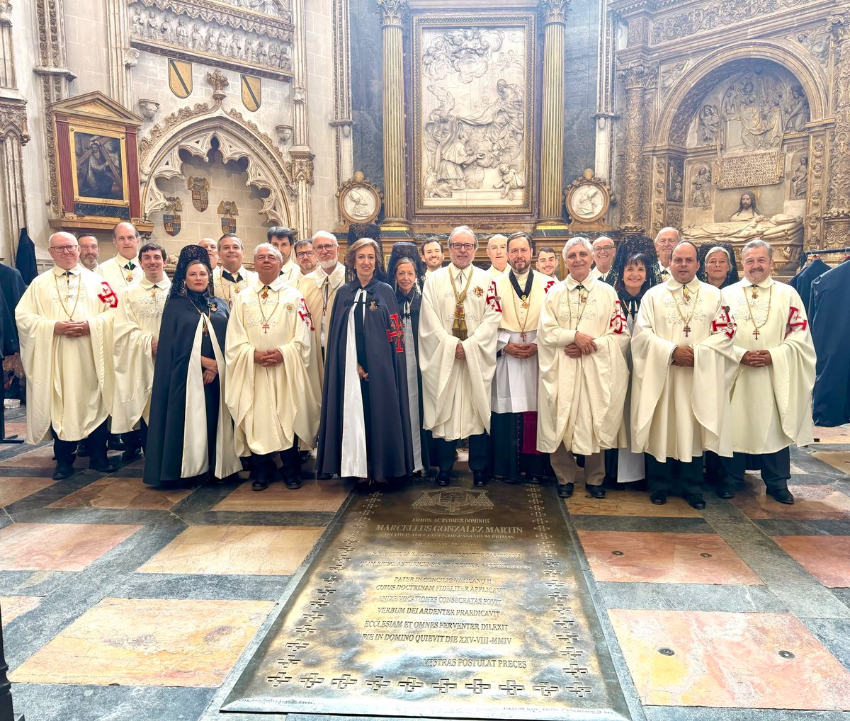 ocssj's tweet photo. El Lugarteniente en el Corpus Christi de Toledo.
https://t.co/ma40N4Qjlu #ordendelsantosepulcro #ordendelsantosepulcroespaña #ocssj #oessh #embajadoresdepaz #deuslovult https://t.co/NXWEh3g6mb