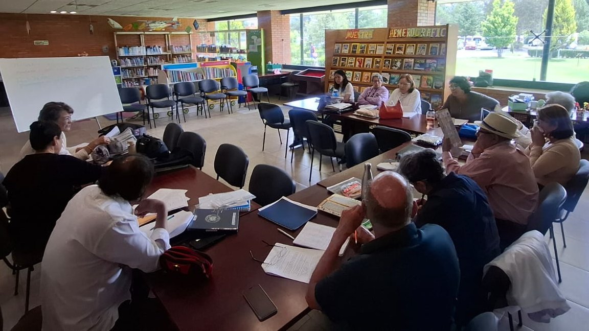 bibcentenario's tweet photo. Acércate a la biblioteca y aprende un nuevo idioma, intégrate al "Taller de inglés". Te esperamos los martes y los jueves de 11:00 a 13:00 horas.
#ElPoderDeServir https://t.co/wWQTbG3Qfr