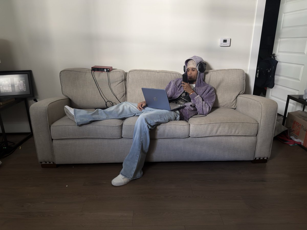 pxrkfm's tweet photo. album otw https://t.co/wDDMHawsRS