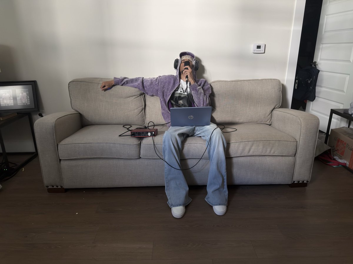 pxrkfm's tweet photo. album otw https://t.co/wDDMHawsRS