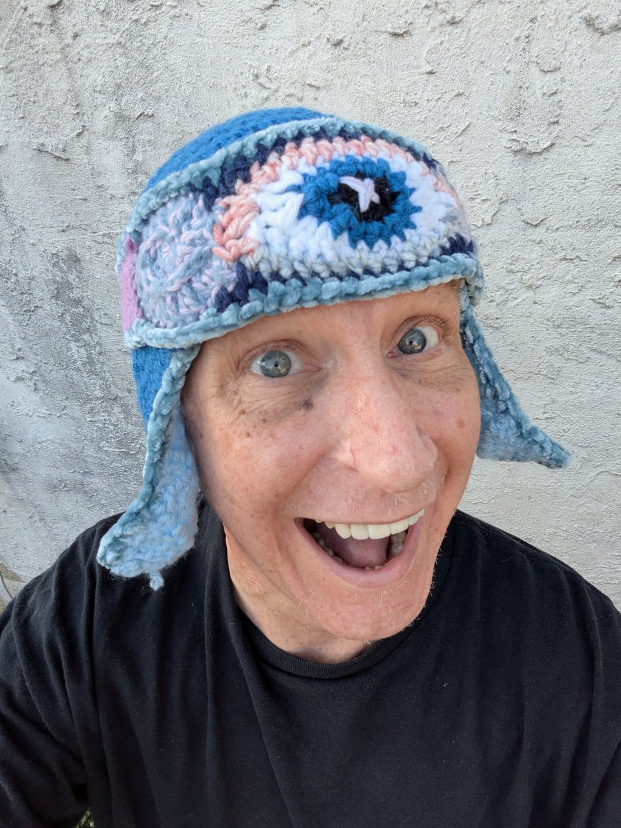 bluepoet3's tweet photo. Just got my Ear Flap Hat and Headband combo today. Might I suggest you order a hat, along with one of  the "Limited Edition" headbands, MOTTS has available in the online store? All the cool Kick Streaming Twins, are wearing it like this. #bingobongo #fishtanklive @BingoBongoTwins https://t.co/4pPUCI1vtJ