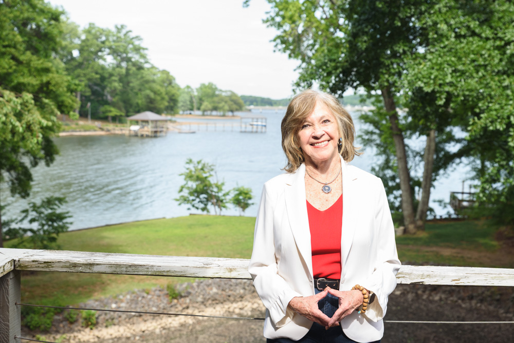 CaitlinYorkSC's tweet photo. Meet my friend Peggy Upchurch. @peggy1023 

First Republican woman elected to York County Council since Reconstruction (1983).

When she won, she had a 5 year old and a 5 month old baby!  Her oldest son held the Bible she was sworn in on. 

Never afraid to speak her mind.

Currently drives an orange Corvette.

Long before "girl power" became a slogan, Peggy was out there living it. 🧡