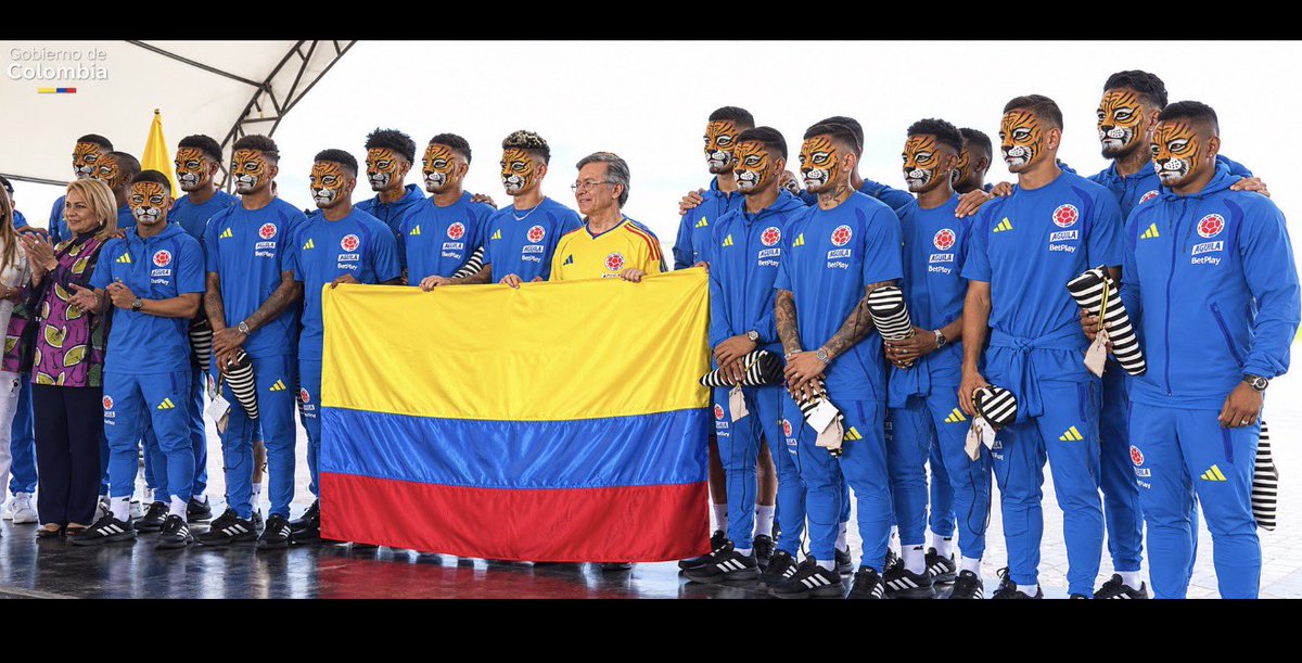 AlexSierraHz's tweet photo. @petrogustavo https://t.co/Z8yDzAg41l