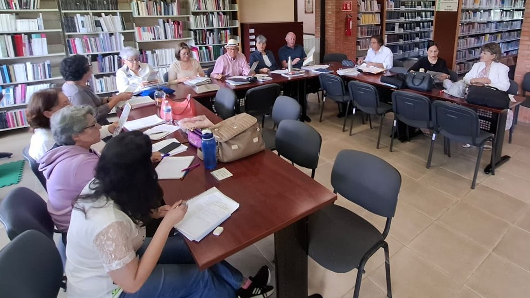 bibcentenario's tweet photo. Acércate a la biblioteca y aprende un nuevo idioma, intégrate al "Taller de inglés". Te esperamos los martes y los jueves de 11:00 a 13:00 horas.
#ElPoderDeServir https://t.co/wWQTbG3Qfr