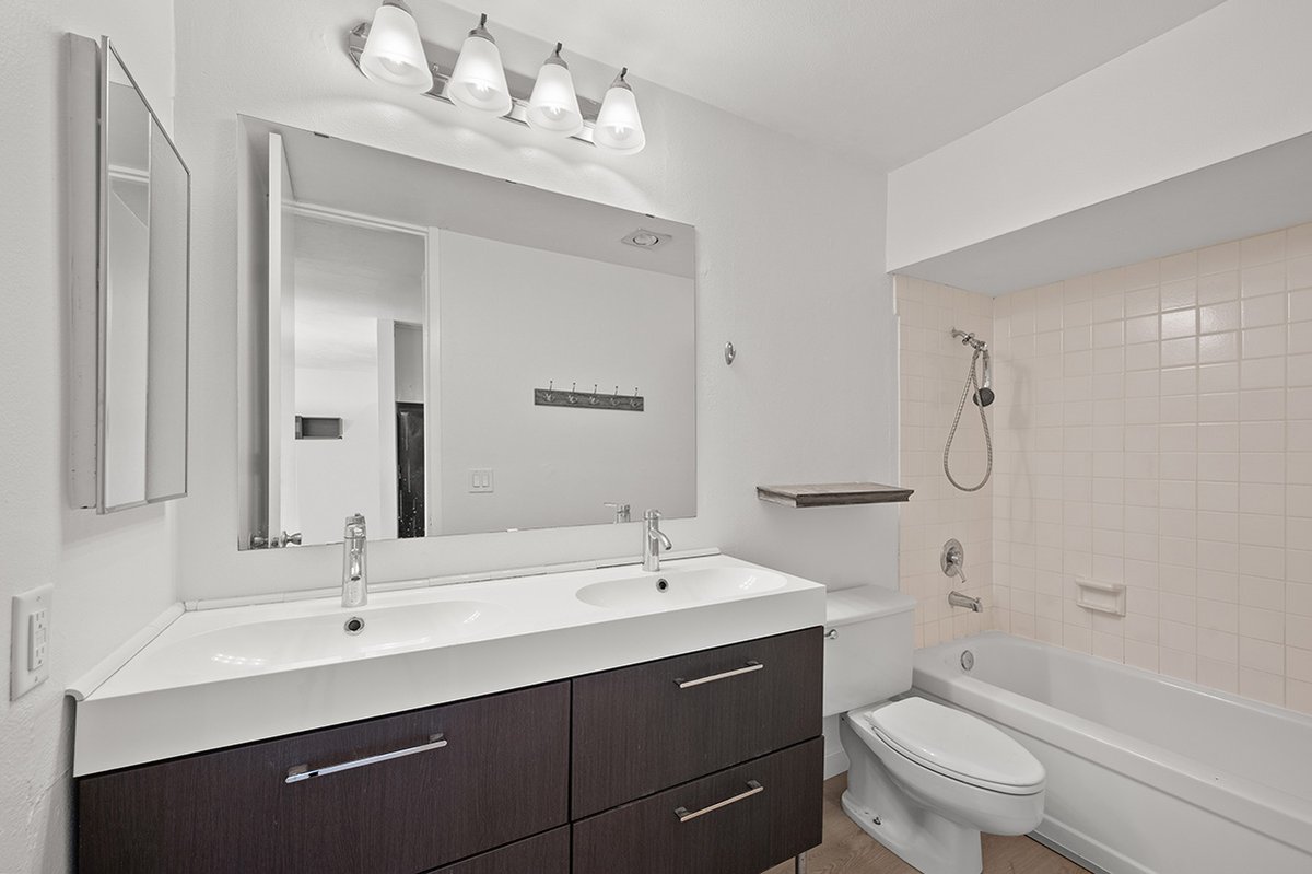 SunnyCoastRPR's tweet photo. 📍 3050 Rue D'Orleans #310, SD 92110: $2,095/mo (water/trash incl.). Bright 1BR/1BA, 547 sqft with AC, 1 parking spot, and storage. Includes pool, gym, and tennis access. Small pets OK ($350 dep). Section 8 OK. Requires 700+ credit, 2.5x rent income, no evictions/co-signers. https://t.co/NqgmZDKkHK