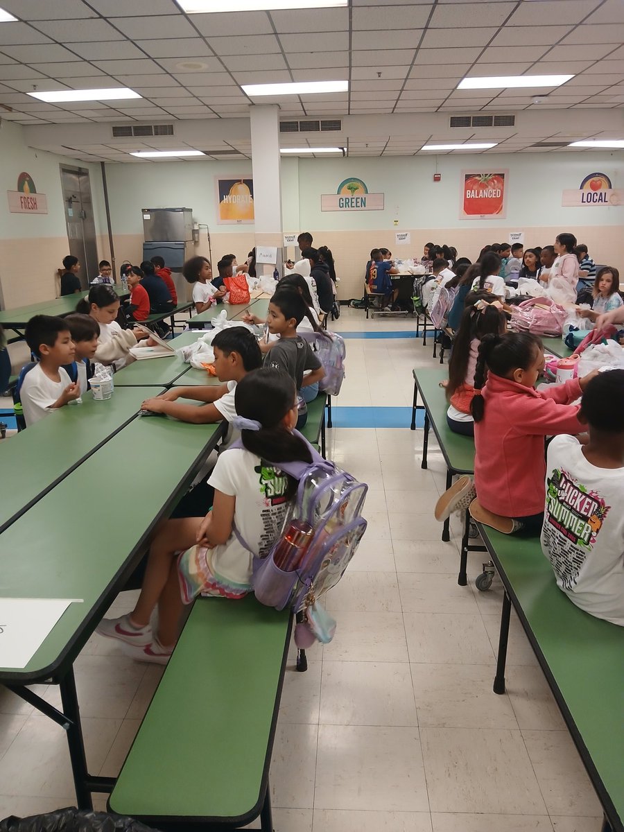 SJonesCounselor's tweet photo. "Curtain Up" on our 1st week of Summer Cool @ElementaryHogg !
@DisdELO 
#SummerCool2026
#SnapAndShareThursday
#ExtendedLearning
#DISDELO
@CounselingDISD https://t.co/omSF8XX1pt
