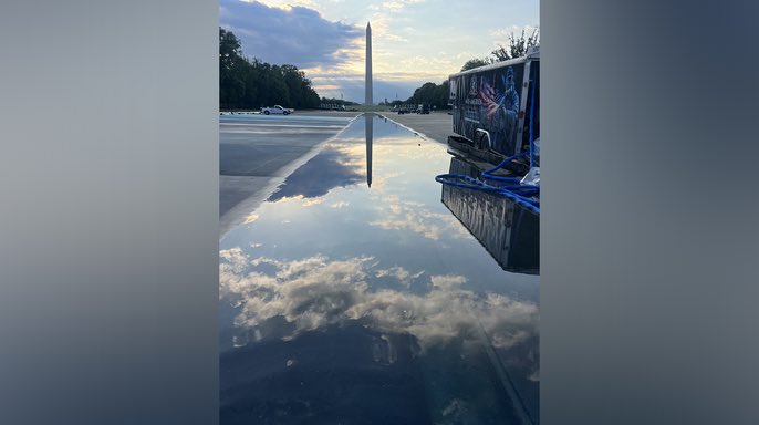 MathTeacher61's tweet photo. @KremlinTrolls Liberals are just pissed off he accomplished yet another task 0bama couldn’t … even something as simple as a reflecting pool was too hard for 0bama

Here’s some pictures of the latest test run … elegant and spectacular https://t.co/mIHoAnSrIm