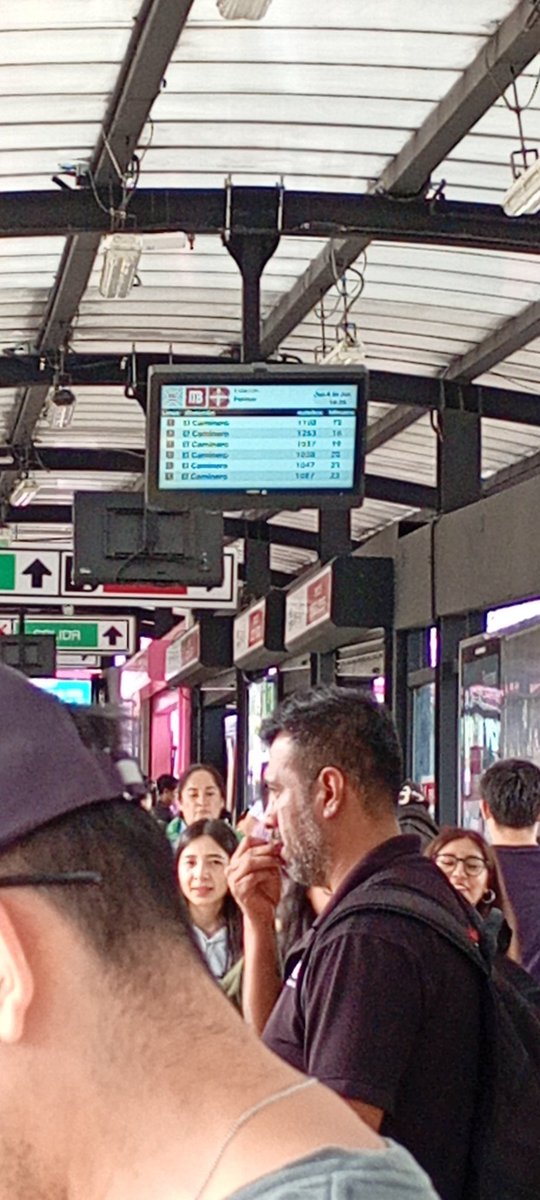 AFAS2099's tweet photo. @MetrobusCDMX es enserio tu tiempo de las unidades 15 a 22 mi unos para que arribe unidad a estación Perisur dirección el Caminero? https://t.co/nldEnEOGhw