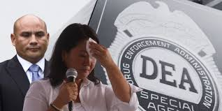 DanteBobadilla's tweet photo. La izquierda es muy hábil para manipular a los idiotas. Para ellos es muy fácil lanzar mitos y mentiras contra Keiko y el fujimorismo porque saben que los idiotas lo van a creer. Así fue como la hicieron perder en 2016 cuando soltaron el fakenews de "la DEA invesiga a Keiko" una semana antes de las elecciones. Los idiotas se tragaron el cuento y cambiaron su voto. ¿Saben cuántas mentiras ha inventado la izquierda contra Keiko en estos últimos años?