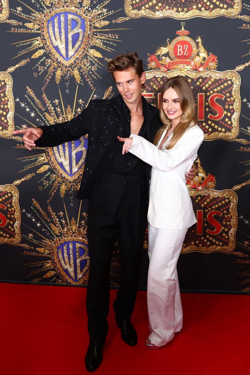 throwbackab's tweet photo. June 4th 2022 - Austin Butler and Olivia DeJonge attend ‘Elvis’ Gold Coast Premiere https://t.co/Lb9dII164n