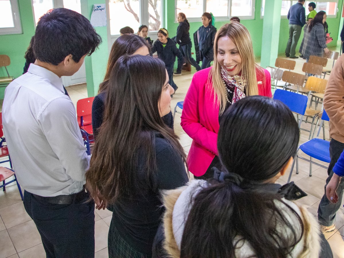 mmanuble's tweet photo. 🙋‍♀️ En la Escuela Manuel Antonio Castillo Velasco de San Carlos conmemoramos el #DíaDelMedioAmbiente, donde estudiantes y docentes demostraron su compromiso con el cuidado del entorno a través de iniciativas como ecoladrillos, huertos escolares y reutilización de residuos. https://t.co/Ue3yw0o0fX