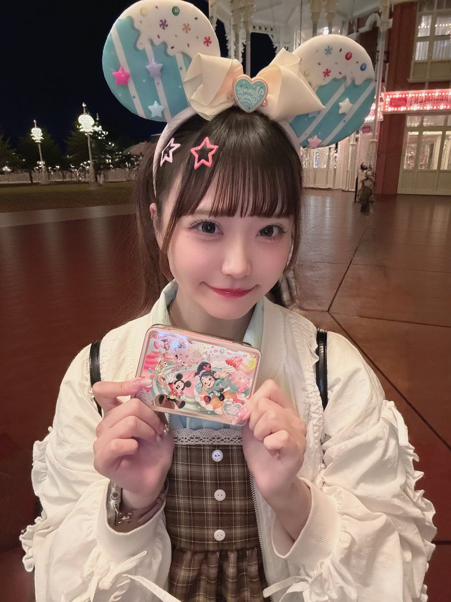 おはみるみる☀️.° ディズニーのお土産可愛いの多すぎて缶かん買い