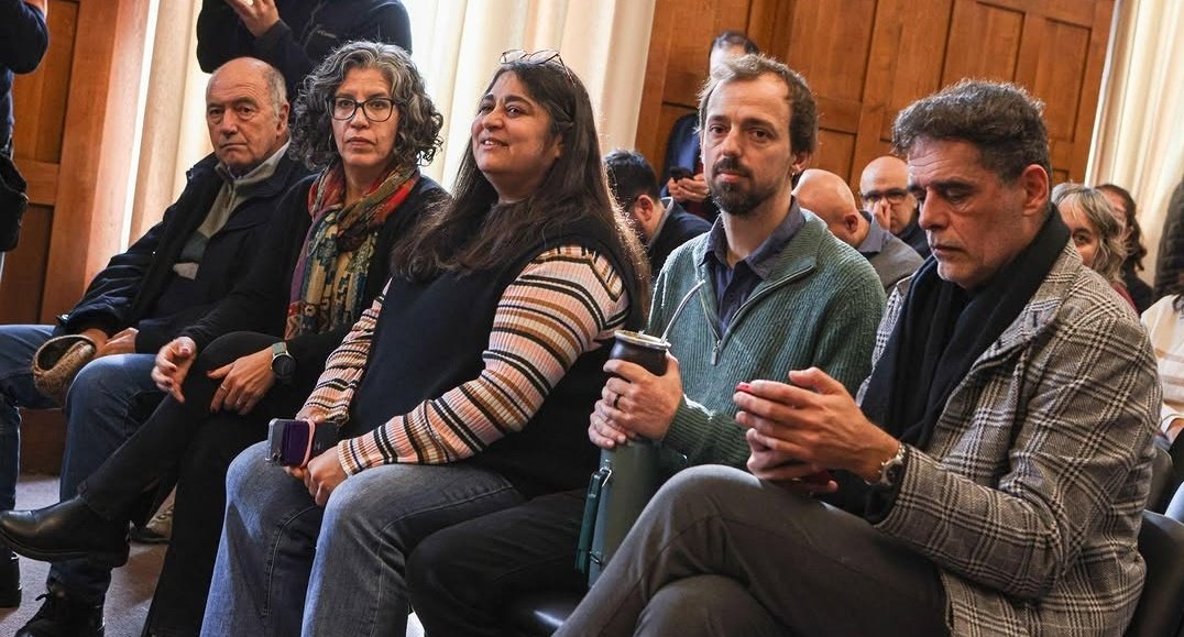 SilvanaDFrances's tweet photo. Hacen Discursos para ellos mismos.
Mucho humo, para un desempeño magro. Ojo no lo digo yo; simplemente con caminar por Montevideo, vemos muchisima gente en situación de calle https://t.co/pxwKE6LNRJ