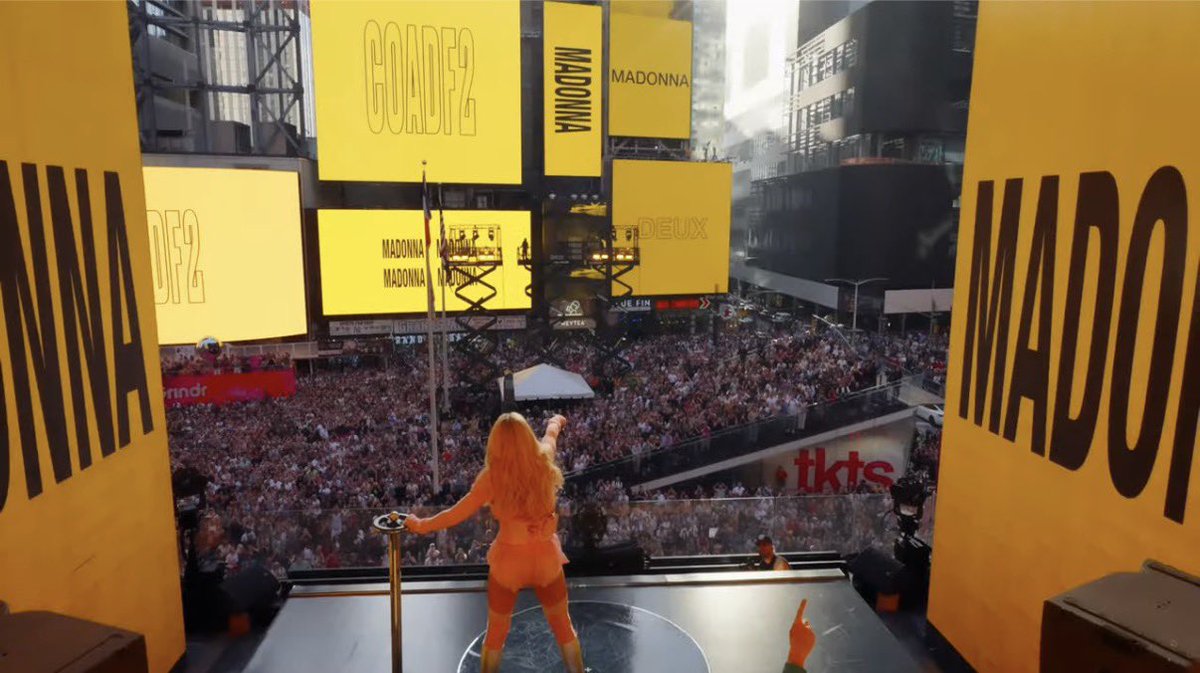 Parix73's tweet photo. Concierto de Madonna en Times Square: https://t.co/93xNHJxIBz