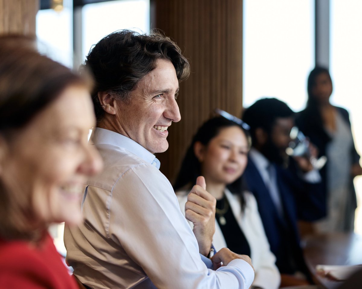 funtomvids's tweet photo. 🟥  Former Prime Minister Justin Trudeau is being welcomed globally, is GREATLY valued everywhere he goes, has a mega-star girlfriend, and is looking young and happy. 🙂
He is living his best life, and it is well-earned...

Meanwhile his former rival, Mr. Poilievre:

▪️  Lost the 2025 election AND his seat, and had to con his way back into parliament via the back door
▪️  Had to embarrassingly rig his own leadership review with handpicked electors, in order to stay party leader
▪️  Caused a Liberal Majority due to his poor leadership (and Carney's brilliance)
▪️  And is currently mired in irrelevancy, and polling at 20%...

The world is as it should be. 🤣