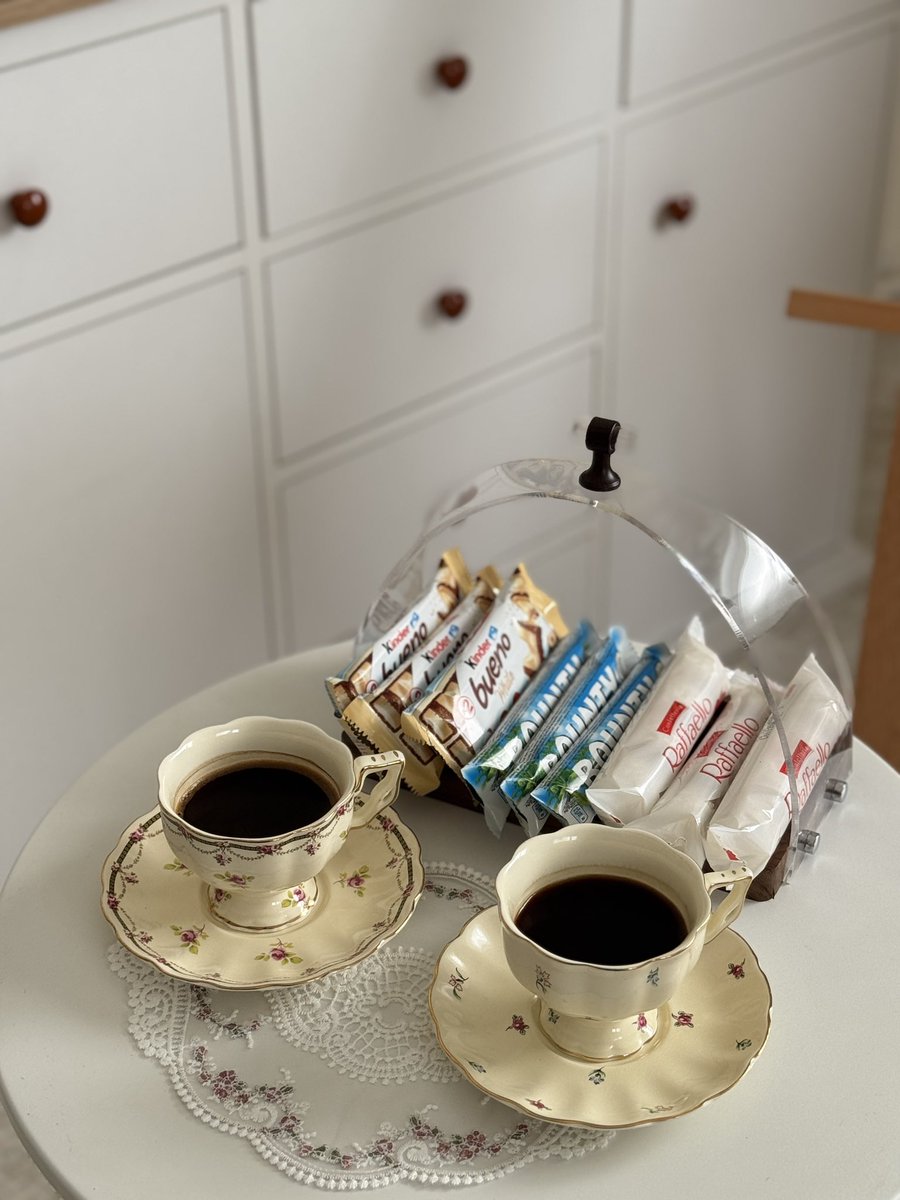 Lolmarkaram's tweet photo. لما تكوني انتي وخالتك نفس الجيل والروقان 💕 https://t.co/NgFiJOBn2x
