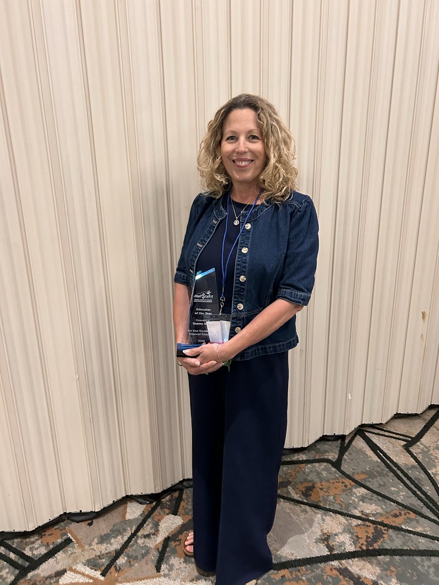 JustEdTech's tweet photo. Congratulations to Mrs. Acton from @SmyrnaBulldog for winning the @tnjumpstart Educator of the Year! #OnlyOneSHS 💜💛🥳🎉🎊👏🏻👏🏻 https://t.co/e997cYxUo5