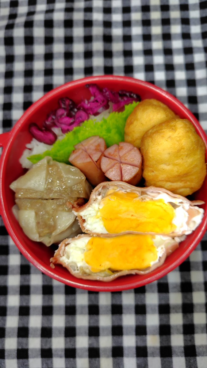 33ma_mi's tweet photo. おはようございます☁️
6/5(金)お弁当🍱
🌼シュウマイ
🌼ハムエッグ🥚
🌼クリチナゲット🧀
🌼ウインナー
#お弁当 #お弁当作り楽しもう部 
#お弁当日記 #お弁当記録 https://t.co/ZRaQ7uO6Lp