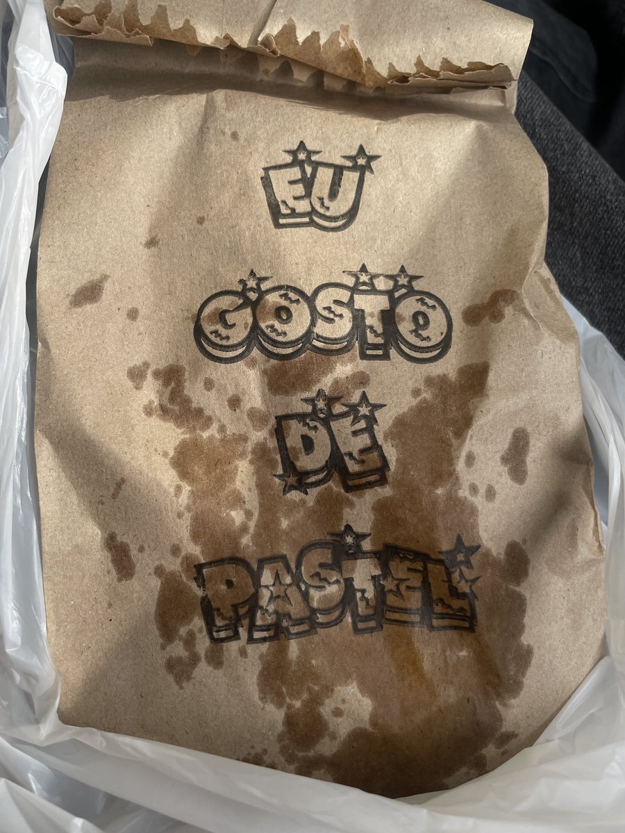 hhhauntaholics's tweet photo. eu gosto de pastel https://t.co/V8JZVPqMGq