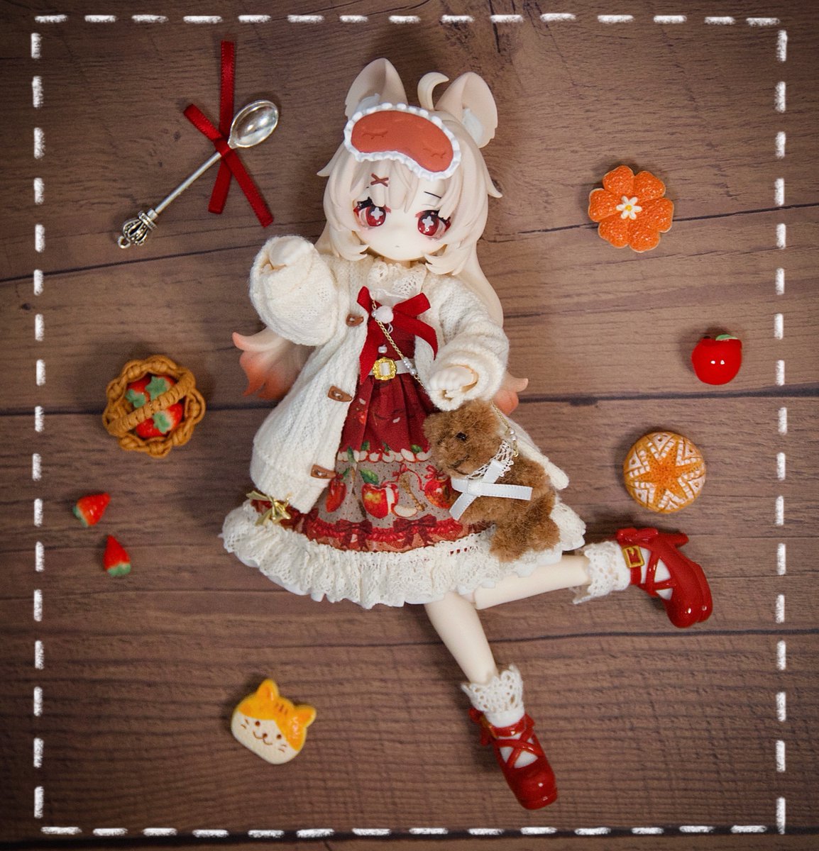 髪色レア✨ プチカスタム済み✨ ＆ハンド(手)のおまけ キラキラ金曜日✨ にゃこの助さんに塗装していただいたこのヘアパーツ