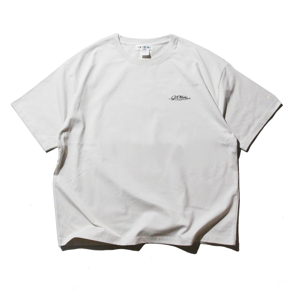 donotfind's tweet photo. 🆕【6/11受注締切｜6月下旬発送予定】
OilDayMark T-SHIRTS
POPY OILデザインによる「OILMARK」にコラージュを重ねた、アートワークが映えるTシャツです。 カラーは2色展開。フロントには OILWORKS CLASSICS、両袖には OILWORKS（おいるわあくす） の文字をプリント。
https://t.co/peHfxiHnrJ https://t.co/05qHXfRPZD