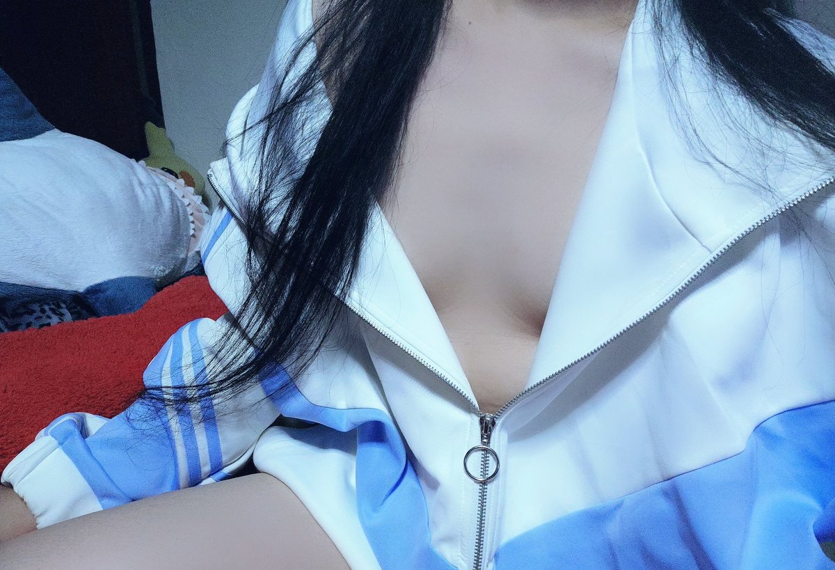 hinaer34's tweet photo. 男性でも胸は作れるんです https://t.co/3mGSxsMATY