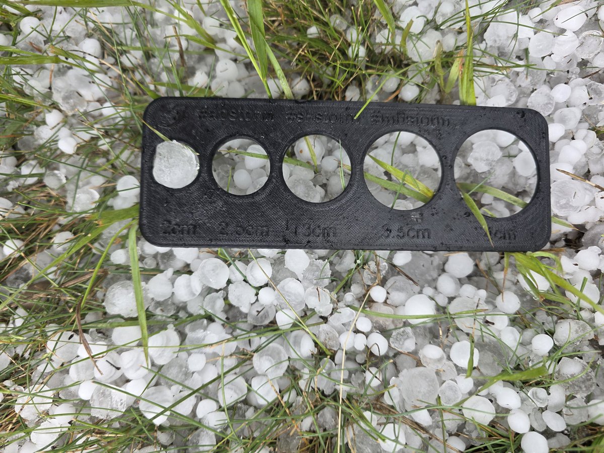 lightningmanAB's tweet photo. Copious amounts of 2cm hail near Carseland east of Calgary. Measured at 4:42pm. #abstorm https://t.co/8heMFkgDdM
