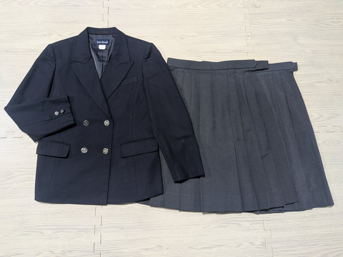 PiccaRuna's tweet photo. ピカルナ☆らんどです☆彡
奈良県立　平城高校出品しました✨

ブレザー制服冬夏セット　
サイズ155A 

https://t.co/wt2gyPXULu https://t.co/6YUehVLCxC
