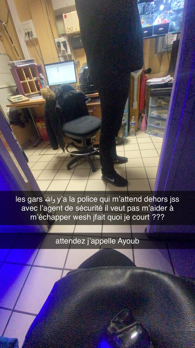 norrko45's tweet photo. Le jour où j’me suis fait attrapé en train de voler, le pire c’est que grâce à Ayoub il a menacé la police et tout ils m’ont laissé partir alors que j’avais voler pr 450€ + des sushis tsais la porc j’étais une ouf, mais merci mon ex Ayoub homme capable https://t.co/twDqLWKzN3
