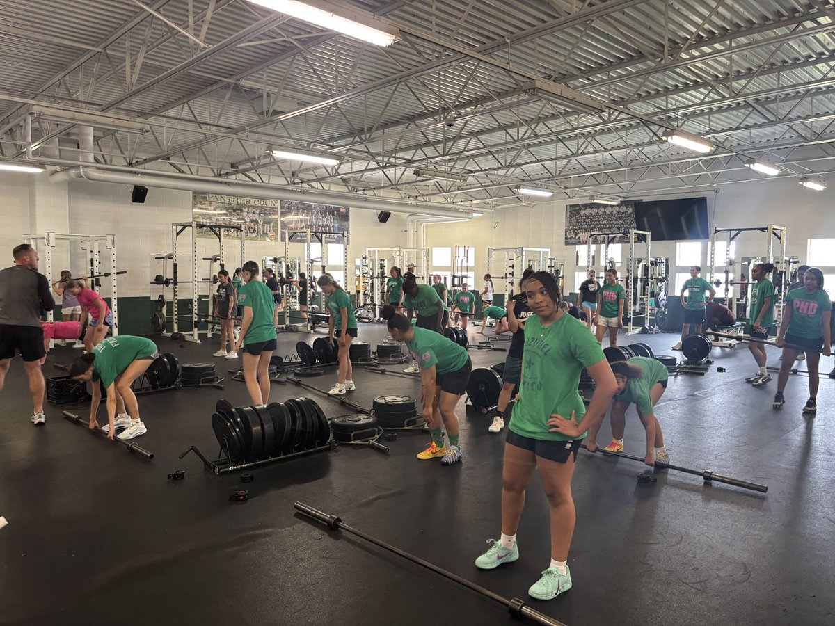 CoachChad5's tweet photo. What a fun day, we got so much better. Thanks, @CoachDerekGoble and @CoachZachHaynes, for your incredible work in the weight room. Also, to my new staff, thank you for working so hard for our girls this week. https://t.co/bWoO1nrQXE