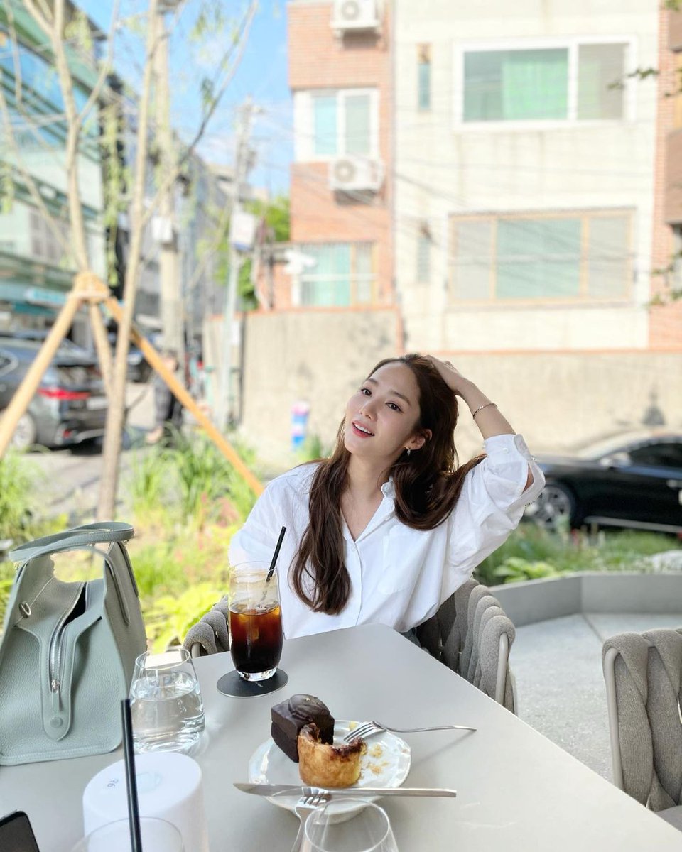 kamlp's tweet photo. 【當年今日】朴敏英在2016 &amp; 2021年6月5日更新的 IG 相片 

#박민영 #parkminyoung #朴敏英 #パクミニョン https://t.co/UhBWeoEfi6
